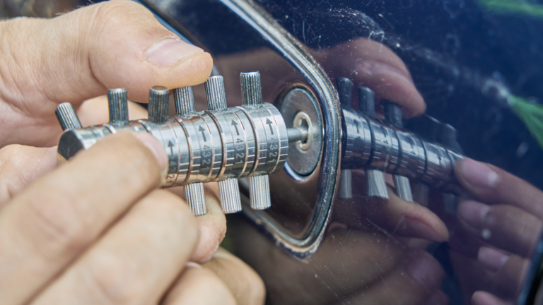 In Pico Rivera, CA, Reliable Car Locksmith Assistance